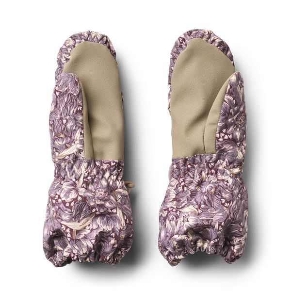 Wheat lange votter purple tulips